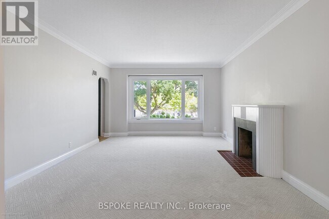 Photo - 70 Jopling Ave N