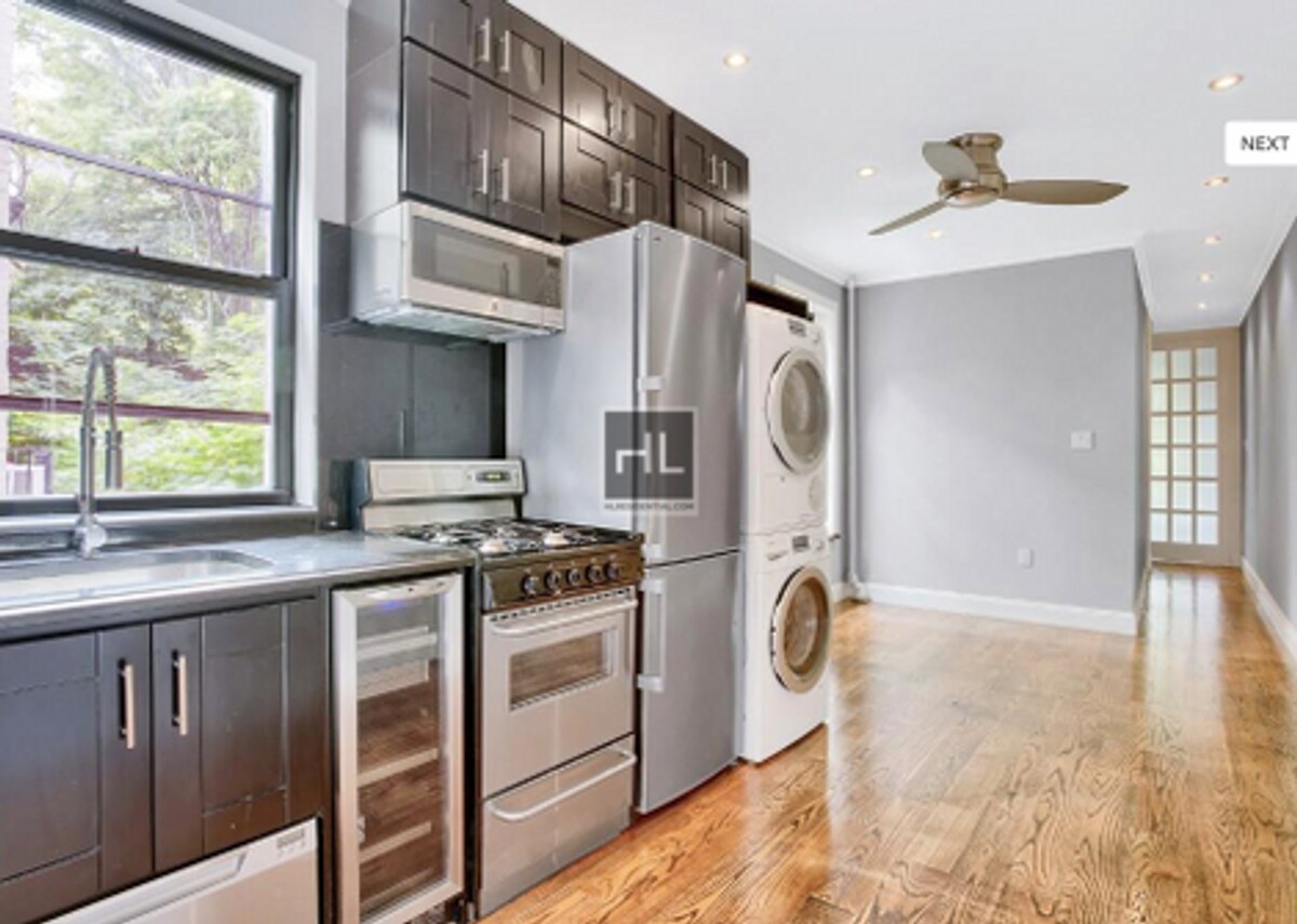 East 105th Street - East 105th Street Unit 10