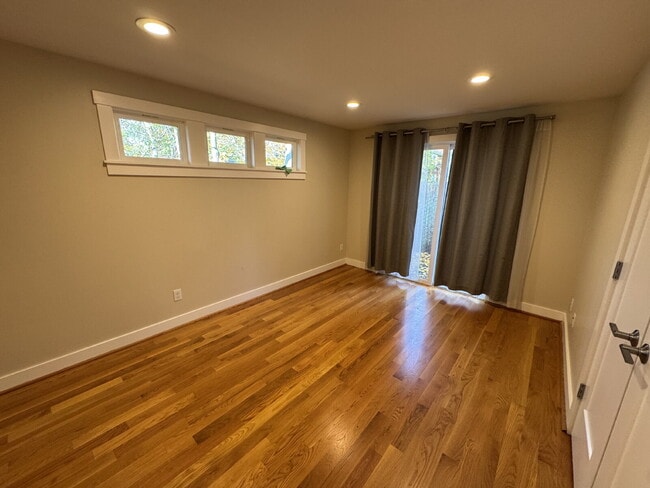 Photo - Beautiful 2-bedroom in SE Portland Sunnyside Neighborhood, Near Laurelhurst Park Unit 3437