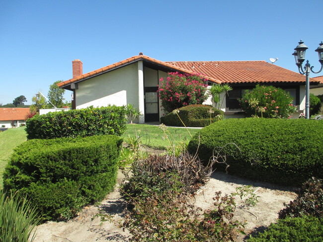 Upgraded Vandenberg Village Townhome - Upgraded Vandenberg Village Townhome