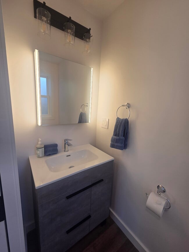 Photo - 2161 N Valley St
