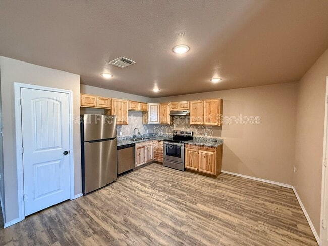 Photo - 2420 N Avenue P