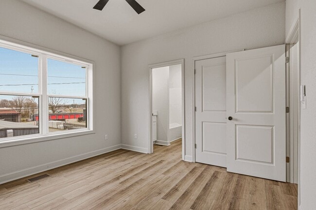 Photo - 401 Houghton St Unit A