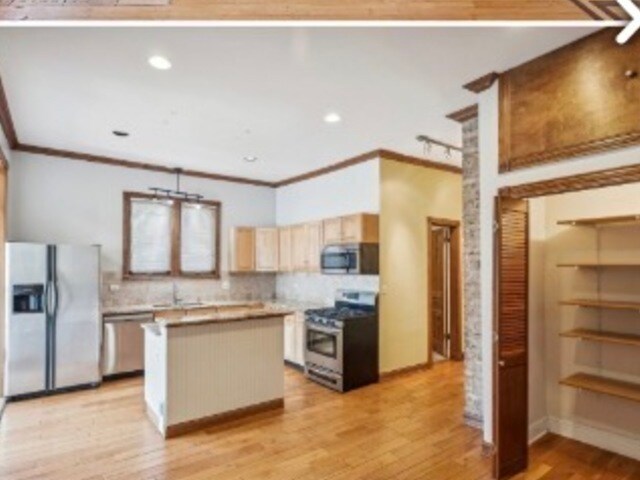 Photo - 3035 N Leavitt St Unidad 1