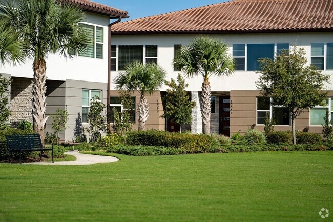 Building Photo - Stunning  MOVE-IN READY TOWNHOME in. Exqui...