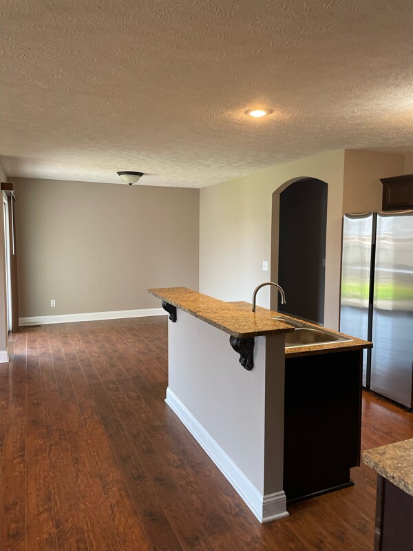 Photo - 485 E Whitethorn Dr