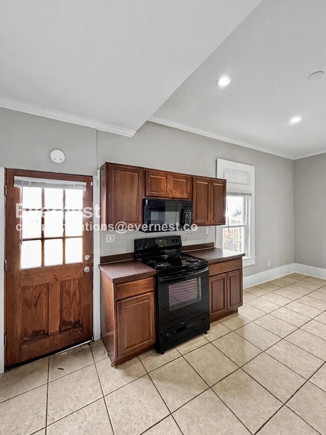 Photo - 1304 Oakwood Ave