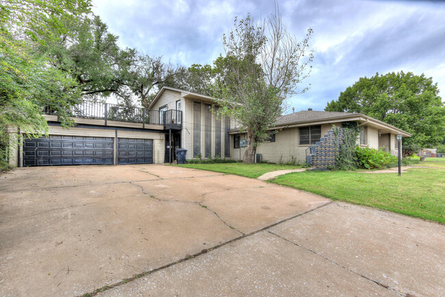 Modern 3-Bedroom Home with Spacious Deck N... - Modern 3-Bedroom Home with Spacious Deck N...