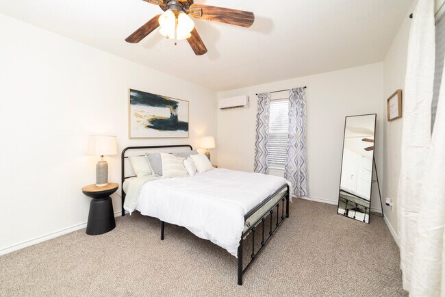 102 Lovera Blvd Unit 102 Lovera #2