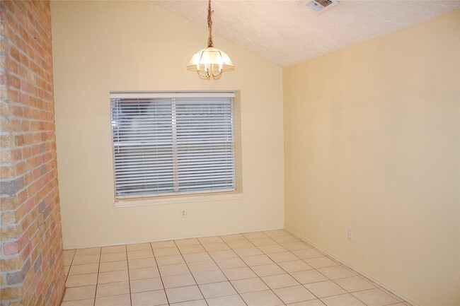 Photo - 2046 Hickory Glen Dr