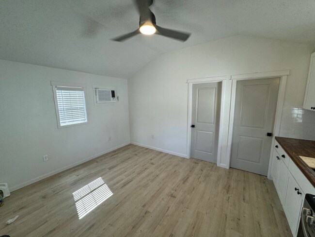 Photo - 210 H Pickens Rd