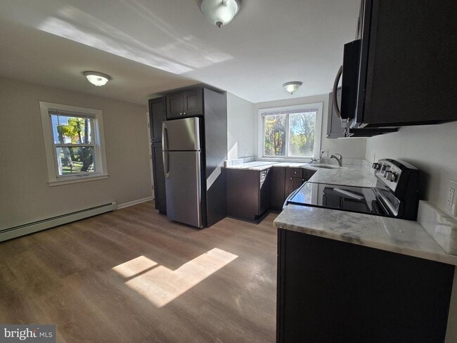 Photo - 286 N Oak Ave