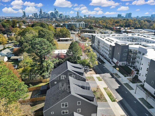 Photo - 2432 Arty Ave