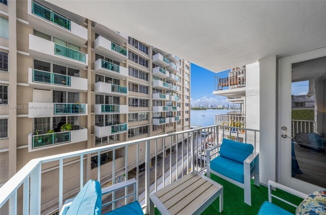 Photo - 1228 West Ave Unit 312