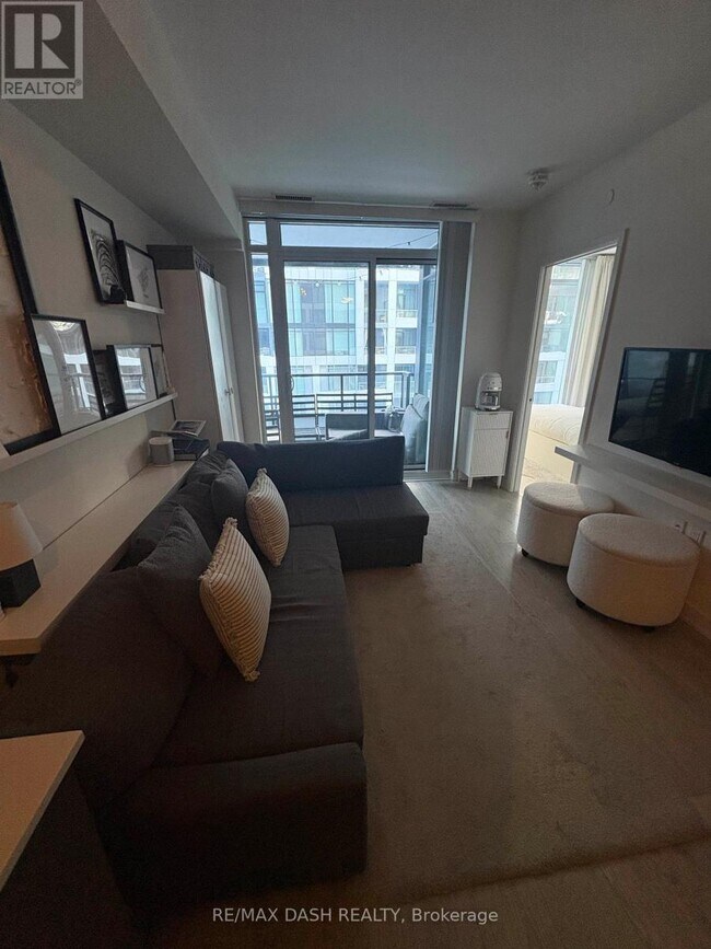 Photo - 27 Bathurst St Unité 716