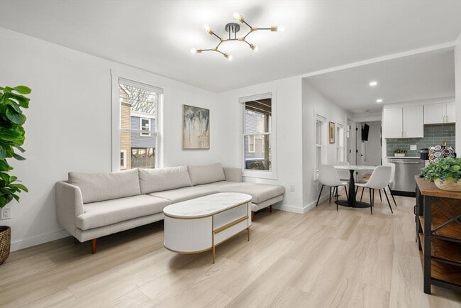 Building Photo - 42 White St Unit 1