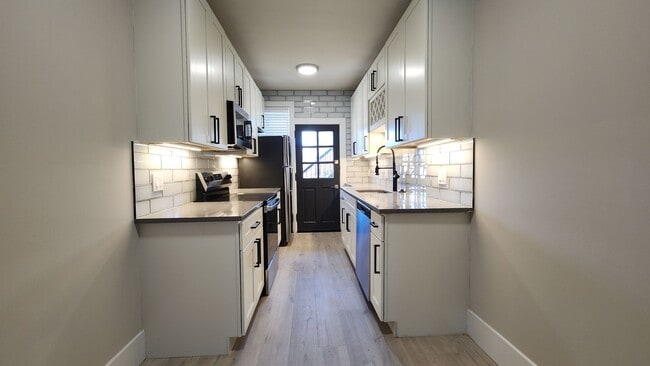 Photo - 918 Concordia Ln Unit 1