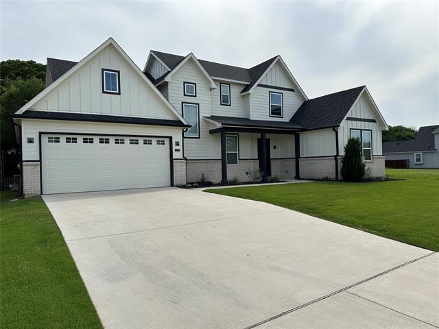306 Village Way