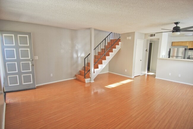 Photo - 1444 W 227th St