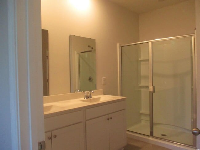 Photo - 1128 Sennema Cir