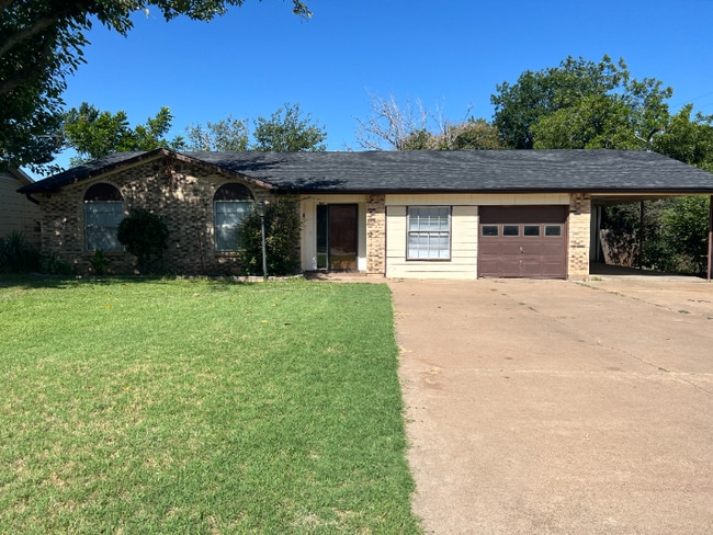Building Photo - 1500 Hillcrest Dr Rental