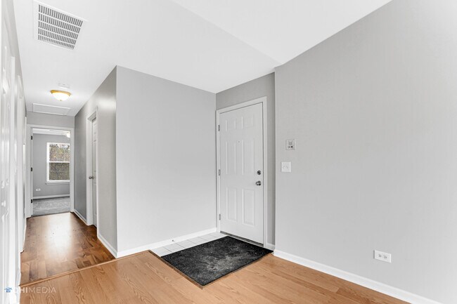 Photo - 1003 Radclyffe Ct Unit C