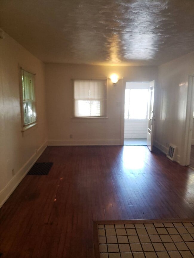 Photo - 2 BR Near Downtown