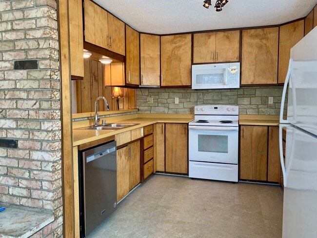 Photo - 107063 US-395