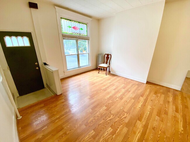 Photo - Large 3bedroom Remington Rowhome ~ 1 Block...