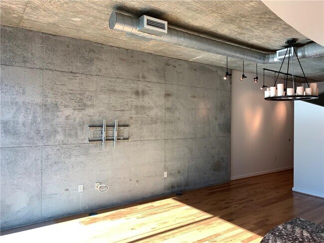 Photo - 923 Peachtree St NE Unit 1927