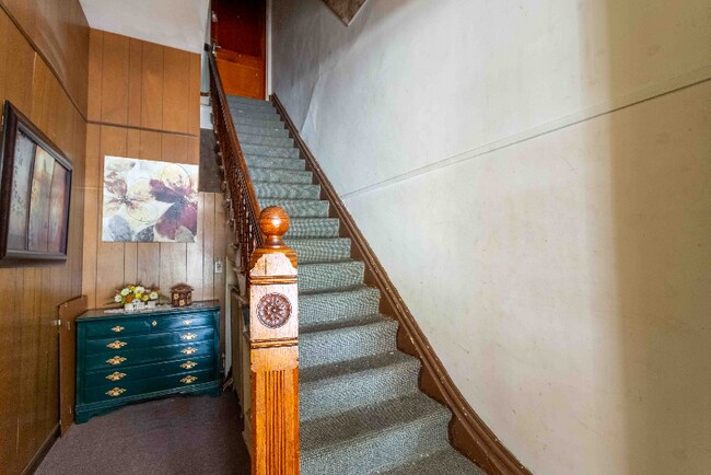 Photo - 1660 Iowa St Unidad 1/2