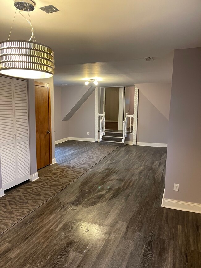 Photo - 2913 N Narragansett Ave Unit 3BR 2Fl