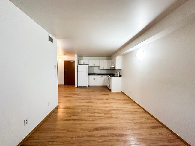 Photo - 138 Lorne Ave Unit 204