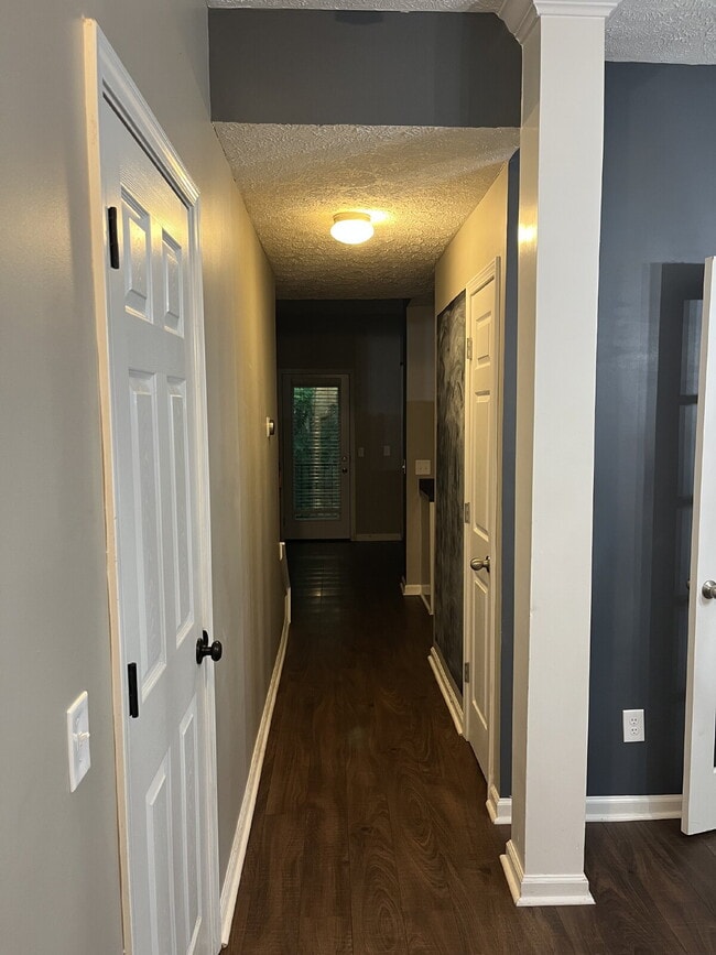 "Spacious 3-Bedroom Townhouse Retreat with Fireplace & Hardwood Floors in Antioch!"