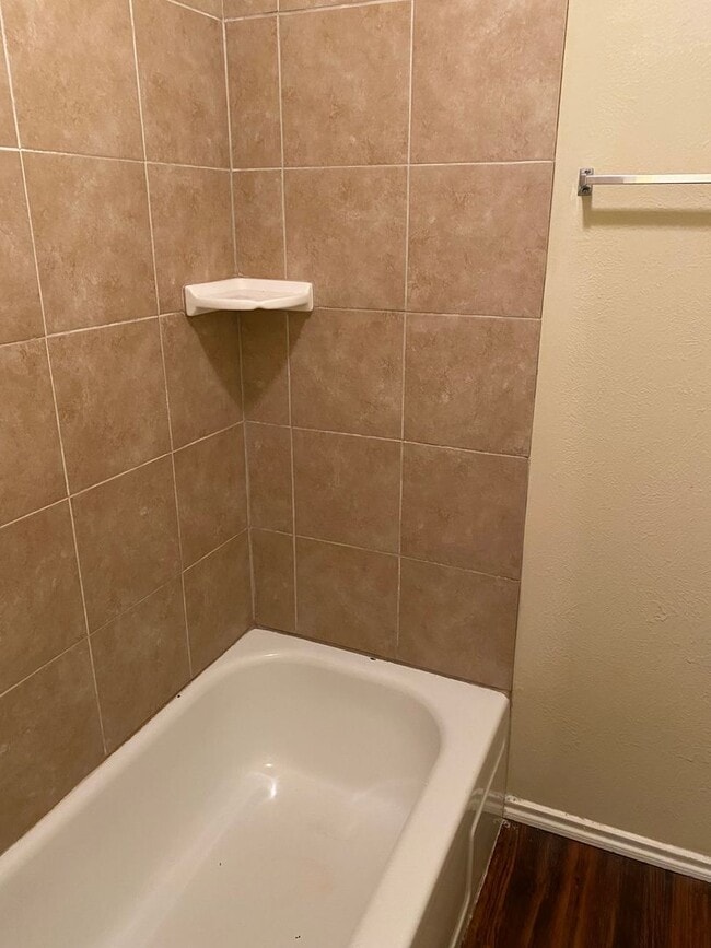 Photo - 509 S Bowen Rd