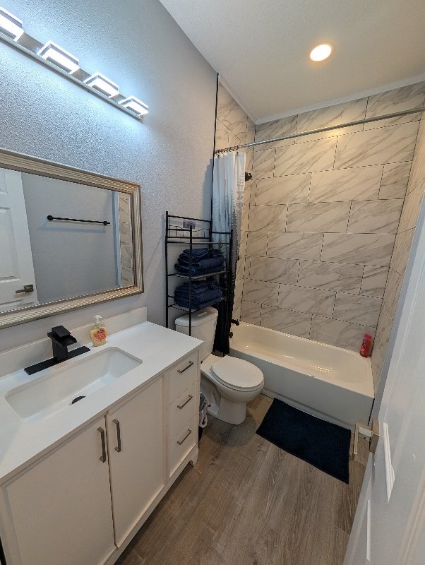 Building Photo - 118 Canadian St