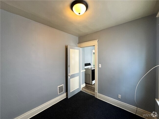 Building Photo - 62 Laforce Pl Rental