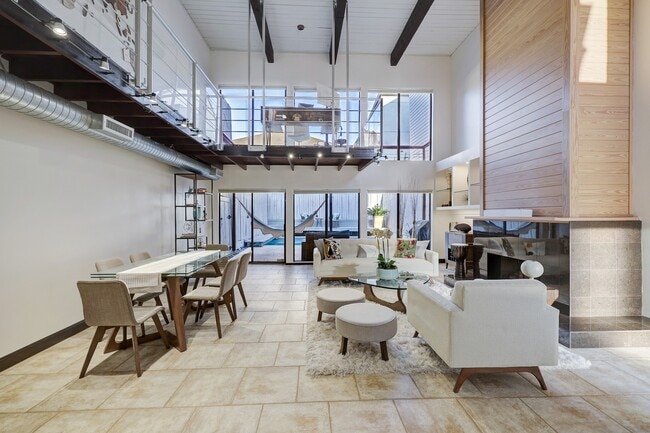 Photo - 2117 1/2 Hazard St