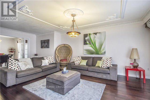 Photo - 2 Hampstead Ct