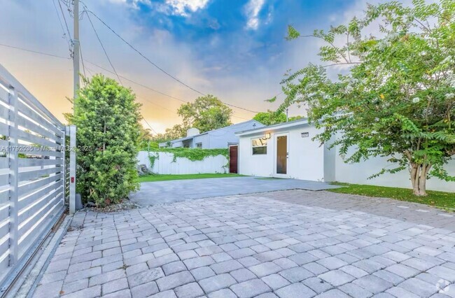 Building Photo - 265 NW 59th St Rental