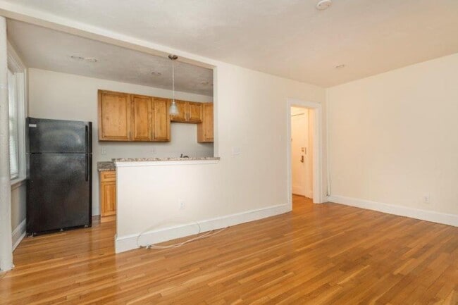 Building Photo - bedroom in Somerville MA 02143 Rental