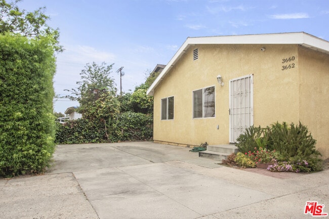 Photo - 3660 Halldale Ave