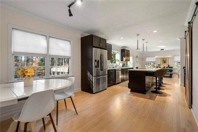 Photo - 4116 Wieuca Rd NE