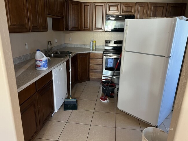 Photo - 708 W 4th St