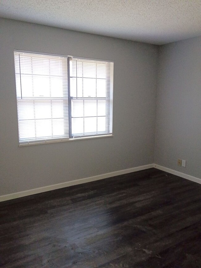 Photo - 2 bedroom 1 bath apt Unit S2