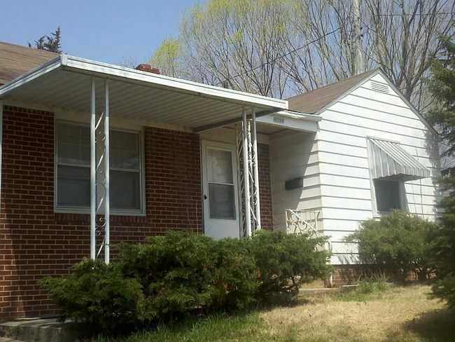 Building Photo - 6016 Pratt St