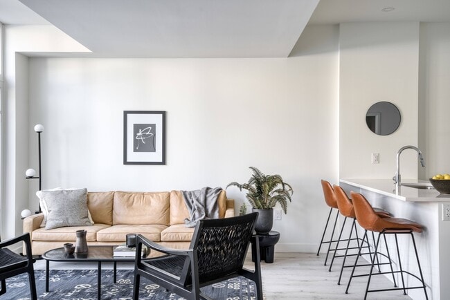 606 Stradbrook