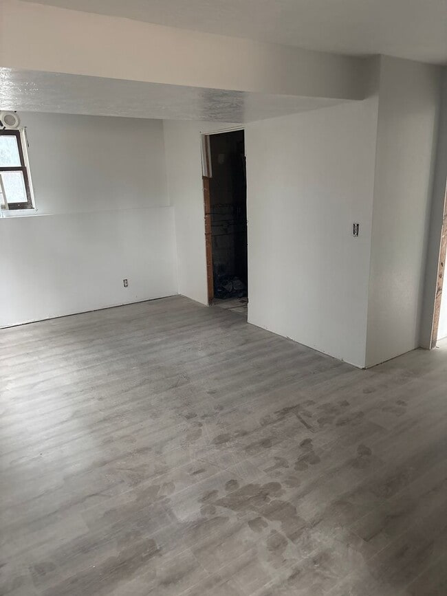 Photo - 1213 E Carol St