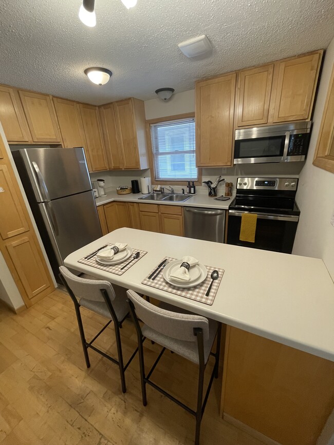 Building Photo - 1661 Selby Ave Unit 1661 Selby Ave Rental