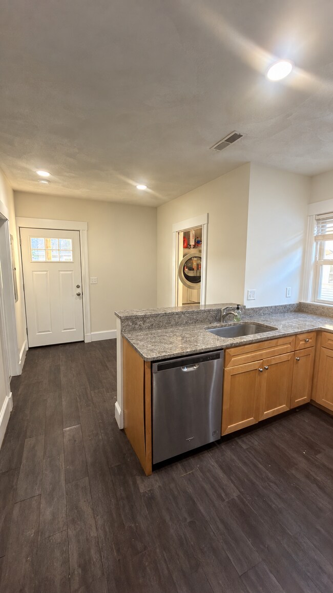 85 Yale St Unit 2